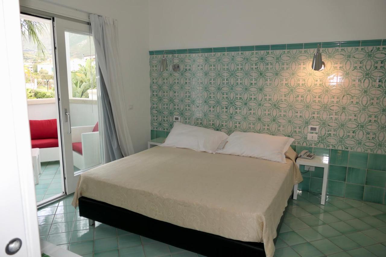 Ganimede Hotel Sperlonga Zewnętrze zdjęcie